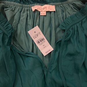 Ann Taylor LOFT emerald peasant blouse NWT Petites size M